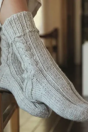 Finale Uitverkoop Sokken met kabelpatroon breien - Novita Isoveli breipakket