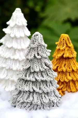 Kerstboompjes haken in 3 kleuren - Hobby Gigant haakpakket Dagaanbieding