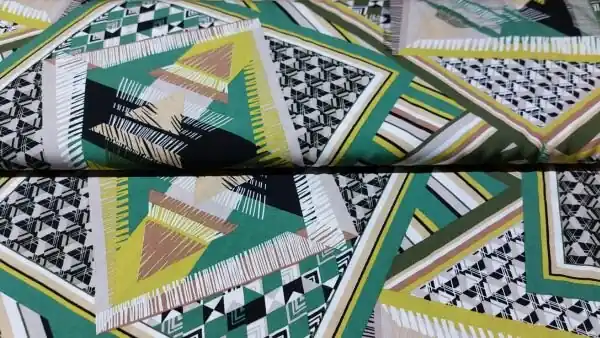 Betrouwbaar Trendy viscose stof met patchwork print