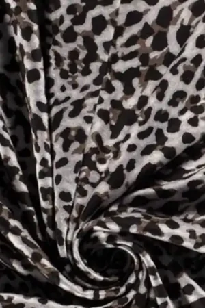 Weekendaanbieding Polyester Viscose Jersey met Panterprint - Een Stijlvolle Stap naar Wilde Elegantie