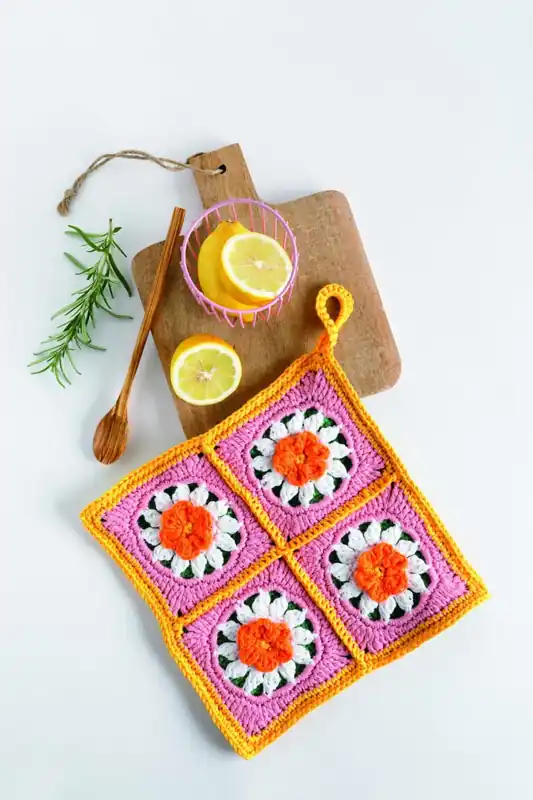 Bestel Nu Haakpatroon - Pannenlap met bloemen granny